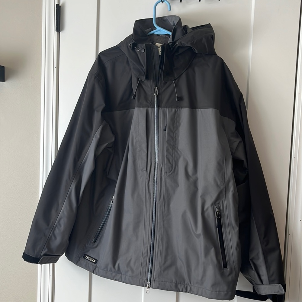Ultimate Terrain SZ XL NICE waterproof TechH20 breathable jacket.Great condition